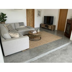 tadelakt floor livingroom. flooring plaster