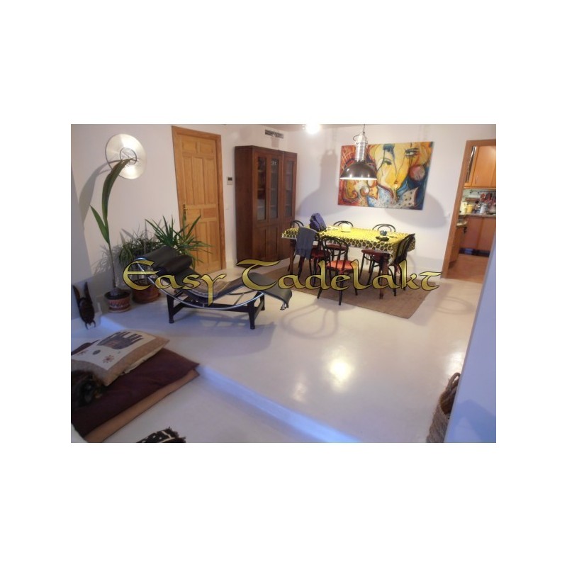 Pavimenti continui in calce da sala de Easy Tadelakt