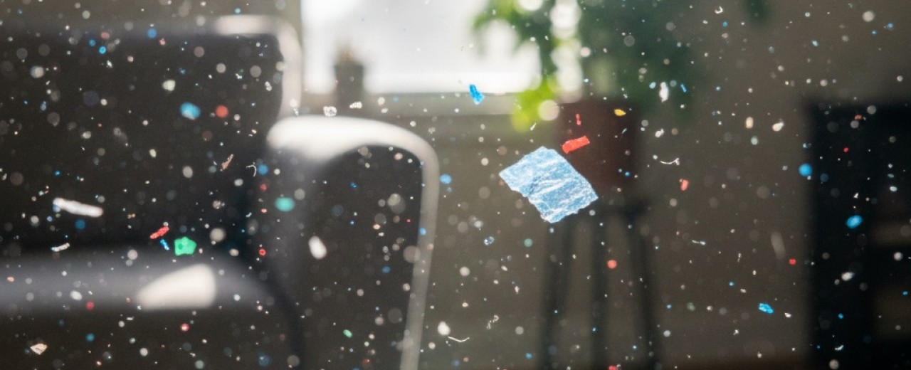 Adieu Mikroplastik im Zuhause: Tadelakt vs. Konventionelle Beschichtungen